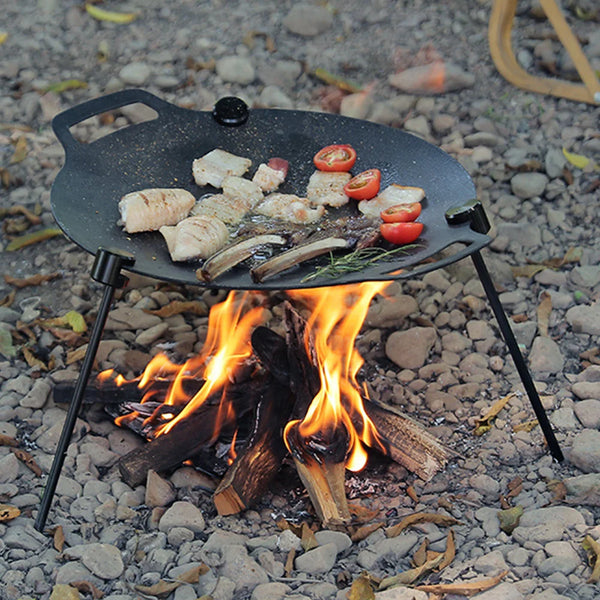 FireNoma Camping Grill Dreibein Stativ | Höhenverstellbarer Outdoor Grillständer | Faltbar & Tragbar mit Kette | BBQ Kochgestell für Camping & Outdoor