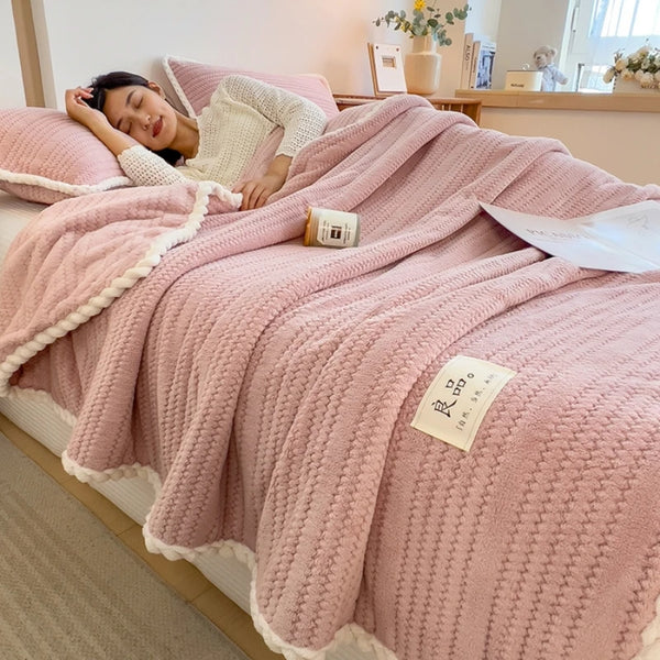 Wohndecke WarmHug | Flauschiges Flanell | Kariertes Design | Für Sofa & Bett | Vier Jahreszeiten