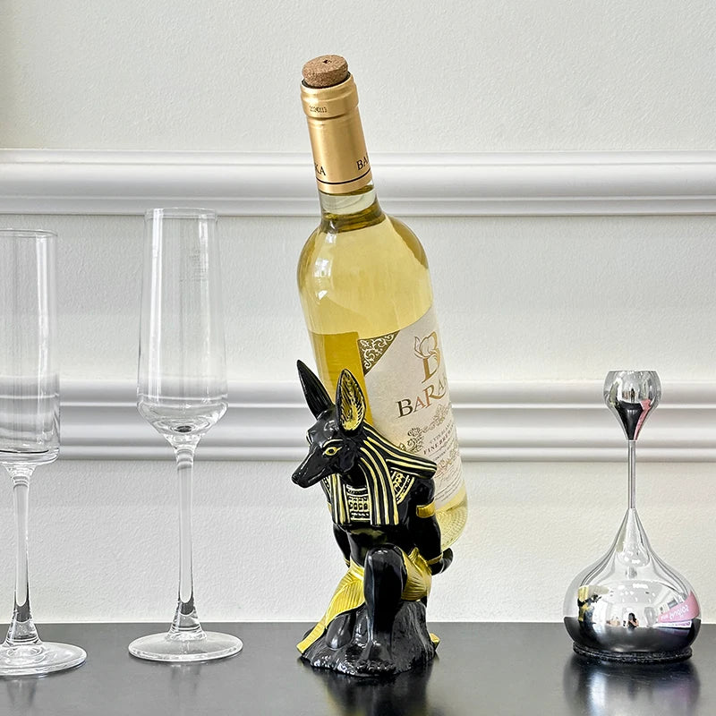 Weinhalter AnuWine | Anubis Hundegott Design | Edle Harz-Skulptur | Kreative Wohn- & Bar-Deko