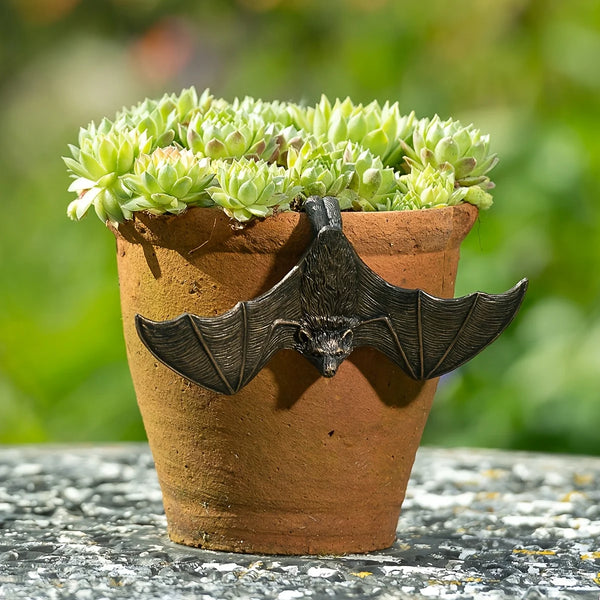 NOCTURA Fledermaus Figur | Resin Skulptur | Garten- & Wohn-Deko | Wetterfest