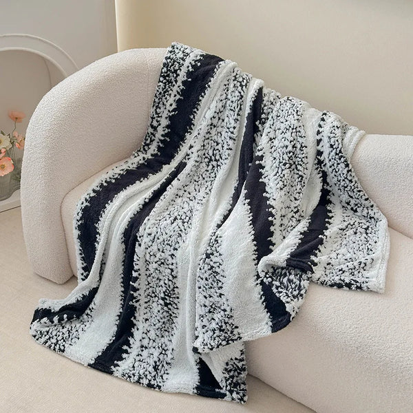 Kuscheldecke Jacquard | Schneeflocken & Streifen | Flauschig & warm | Für Sofa, Büro & Kinder