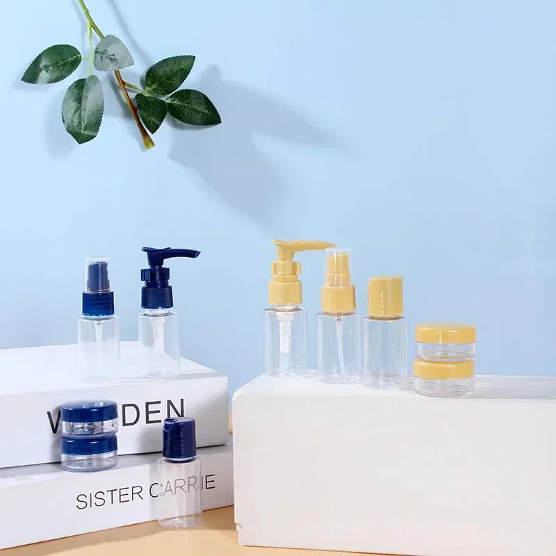 Reiseli Travel Kit | 8-teiliges Flaschenset | Leere Nachfüllbehälter für Shampoo, Lotion & Sprays | Handgepäckgeeignet & Transparent