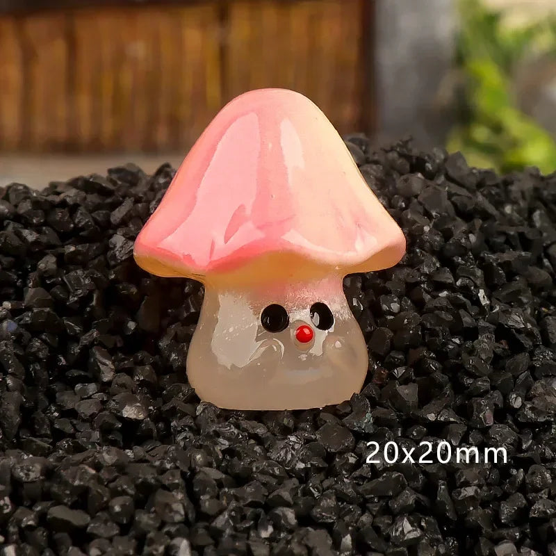 Mycoria Mini-Pilze 6er-Set | Leuchtende Dekofiguren | Harz | Für Feengarten, Mooslandschaften & Puppenhaus