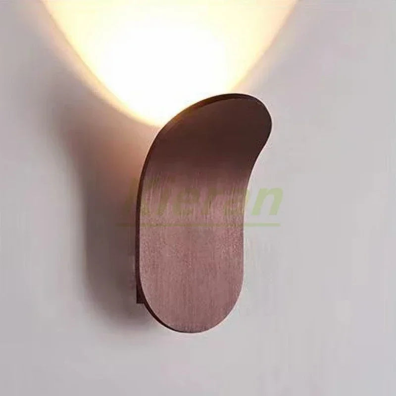 SkandiGlow Wandleuchte | LED Skateboard-Design | Modern & Kreativ
