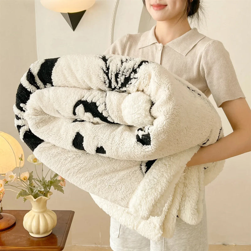 Lambiva Kuscheldecke aus Lammfellimitat | Zweilagig & Extra Warm | Samtweich für Sofa, Bett & Wintertage | Verschiedene Größen