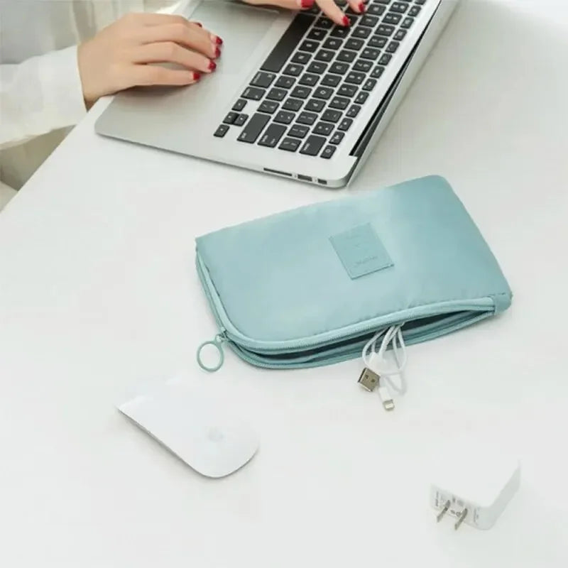 TechTasche Reisetasche für Elektronik | Wasserdicht & Stoßfest | Für Powerbank, Kabel & Kopfhörer | Große Kapazität