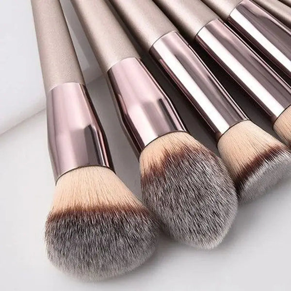 Make-up Pinselset LuxeBrush Gold | 10-teilig | Weiche Synthetikhaare & Holzgriff | Präzise & Hautschonend