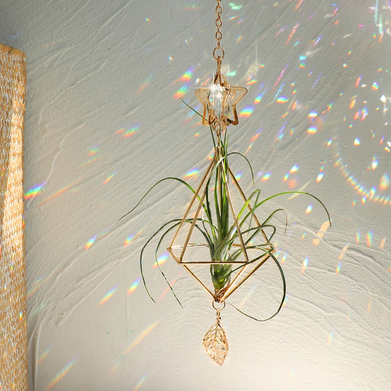 LuftGlanz Geometrischer Pflanzenhalter | Goldener Hängender Airplant-Halter | Dekorativer Suncatcher mit Kristall für Zuhause & Garten