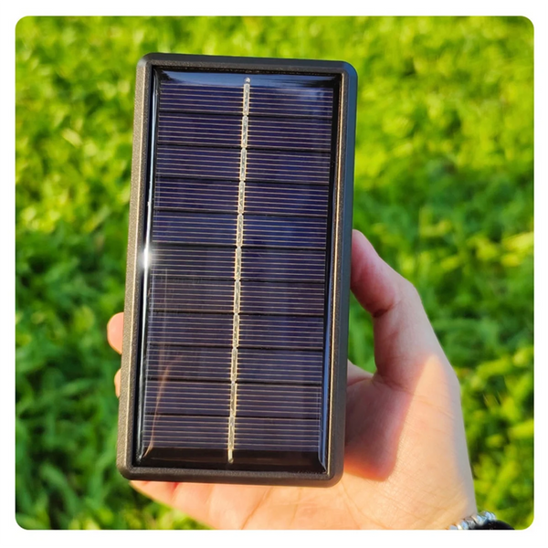 SunCharge Solar Akku-Ladegerät | Powerbank & Solarpanel | Multi-Akku-Kompatibilität | Sicher & Tragbar