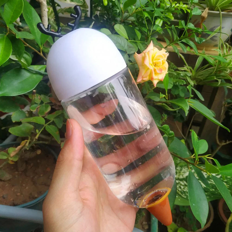 Automatisches Bewässerungssystem AquaPet GardenCare | Tropfbewässerung für Zimmer- & Gartenpflanzen | 500ml | Elch, Baum & Bär Design