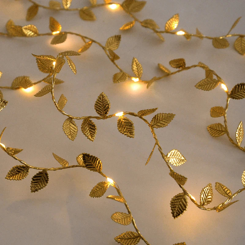 Aurellia | LED Lichterkette 2 m | 20 LEDs Goldene Blätter | Warmweißes Licht | Deko-Girlande für Hochzeit, Party & Zuhause