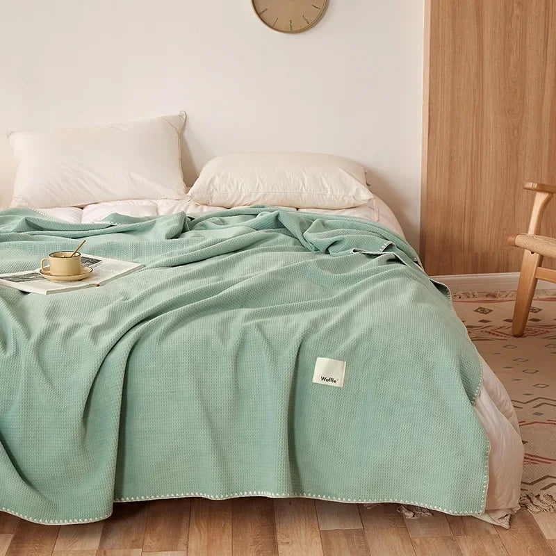 Velvéra Waffeldecke aus Milchsamt | Leichte Luxusdecke für Sofa & Bett | Sommerdecke & Überwurf | Weich, Atmungsaktiv & Stilvoll