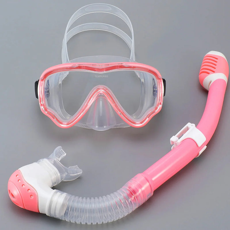 AquaJuni Kinder Tauchmaske mit Schnorchel | Anti-Beschlag & Auslaufsicher | Gehärtetes Glas & Silikon | Für Jungen & Mädchen 7–15 Jahre