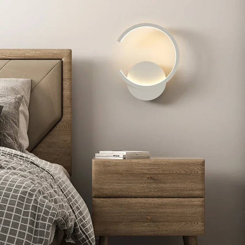 Lumavera Moderne LED Wandleuchte | C-förmiges Design | Minimalistische Innenbeleuchtung für Wohnzimmer, Schlafzimmer & Flur
