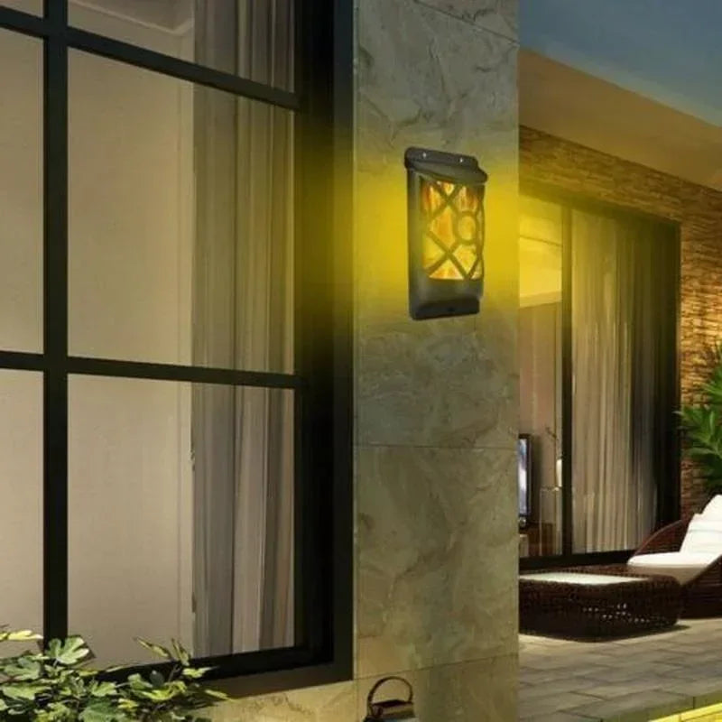 Solar-Fackel FlammaLuce | 96 LED Flammenlicht | IP65 Wasserdicht | Garten Wandlampe mit Gitterdesign