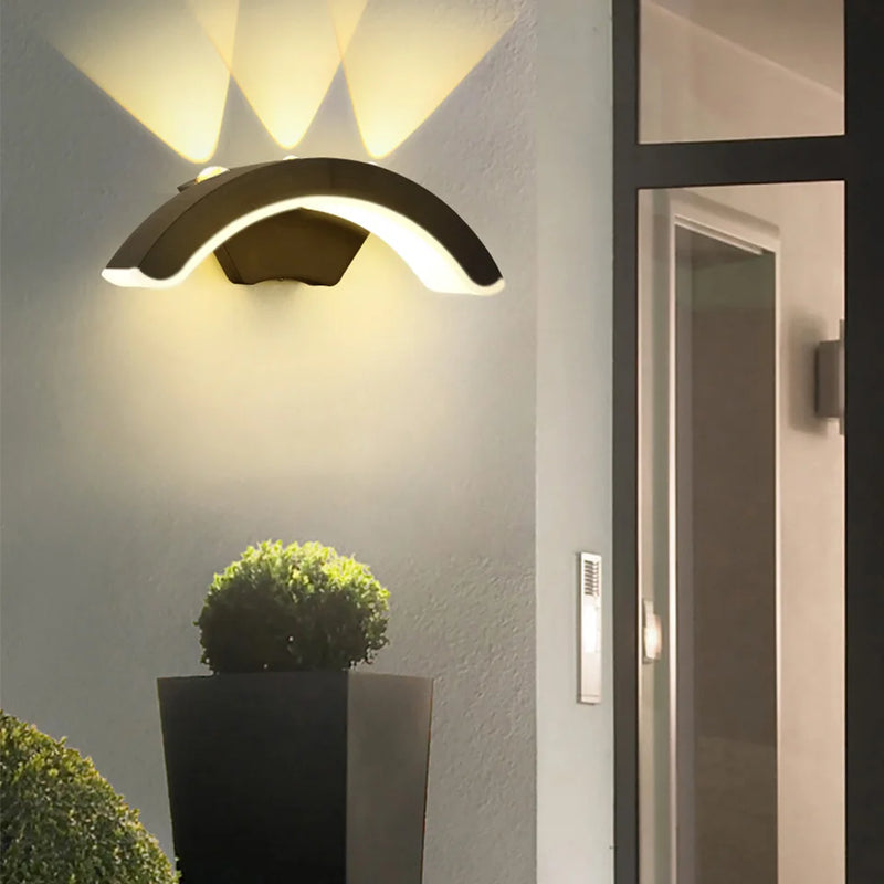 LumiVera LED Wandleuchte | Warmweißes Licht | 10W | Für Innen & Außen | Schwarz