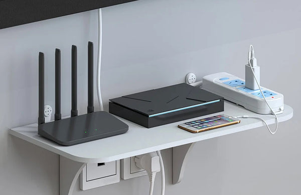 WallEase Organizer | Schwebendes Wandregal ohne Bohren | Versteckter Halter für WLAN-Router, TV-Box & Zubehör | PVC, Weiß | 30 × 15 × 12 cm