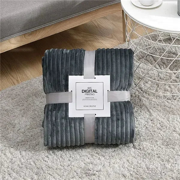 Flauschdecke SoftHaven | Gestreiftes Flanell | Extra Weich & Warm | Für Sofa, Bett & Reisen