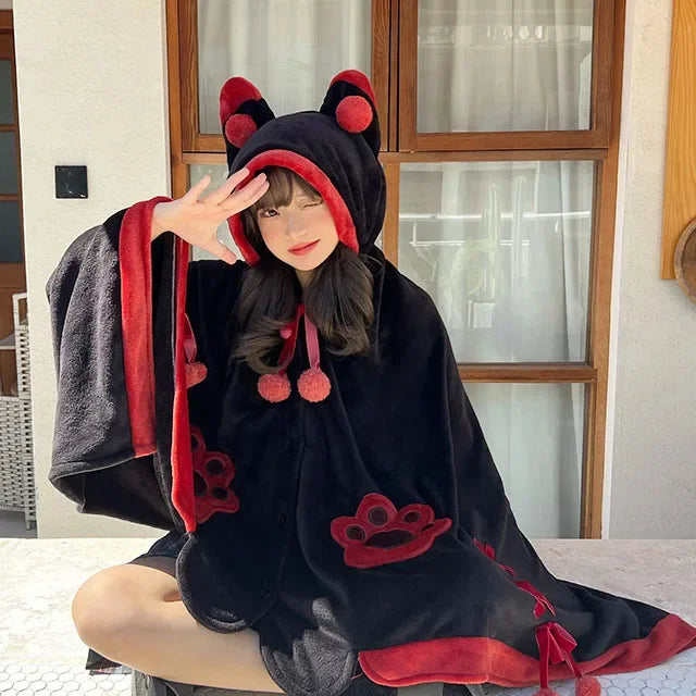 Fleece-Cape Kurochi | Kawaii Fledermaus Design | Kapuzen Poncho für Damen | Kuschelig & Warm