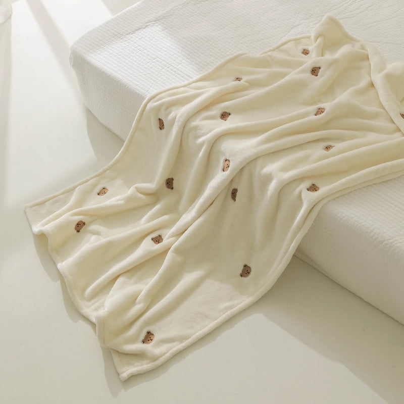 CuddleBear Babydecke | Weiches Fleece | Bestickt mit Bärchen | Kuschelig warm für Herbst & Winter