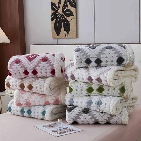 Lunavoux | Doppellagige Decke aus Samt & Lammwolle | Extra Dick & Warm | Geometrisches Jacquard-Muster | Sofa- & Bettüberwurf