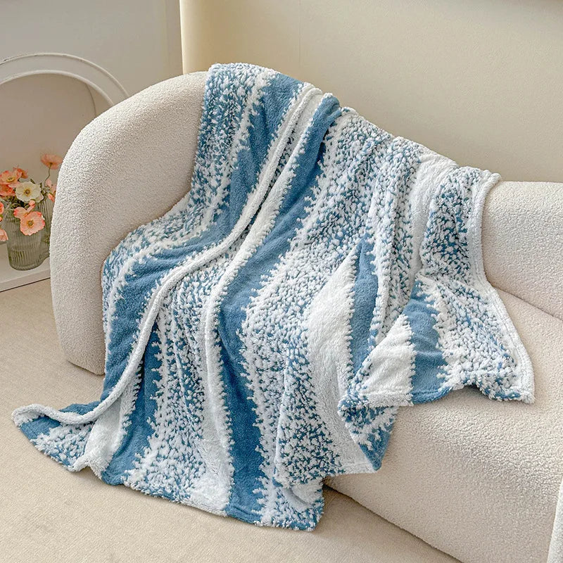 Kuscheldecke Jacquard | Schneeflocken & Streifen | Flauschig & warm | Für Sofa, Büro & Kinder