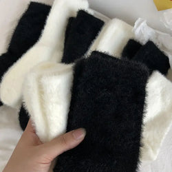 SamtNest Unisex Kuschelsocken | Nerz-Samt & Coral-Fleece | Extra Dick & Warm | Schwarz & Weiß | Winter