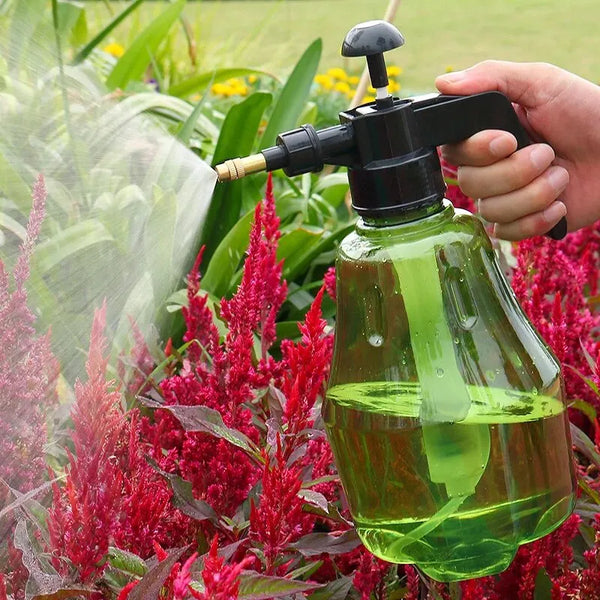 AquaPressa Gartensprüher mit Handpumpe | 1,5 L Drucksprüher mit verstellbarer Düse | Für Zimmerpflanzen, Garten, Reinigung & Gewächshaus