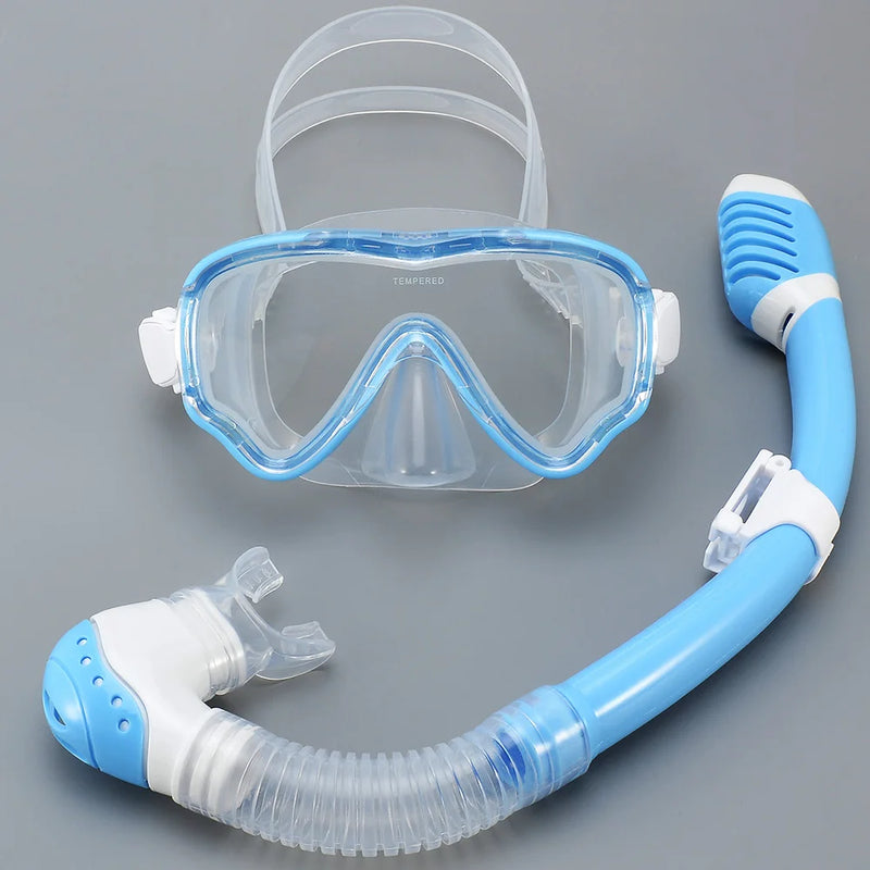 AquaJuni Kinder Tauchmaske mit Schnorchel | Anti-Beschlag & Auslaufsicher | Gehärtetes Glas & Silikon | Für Jungen & Mädchen 7–15 Jahre