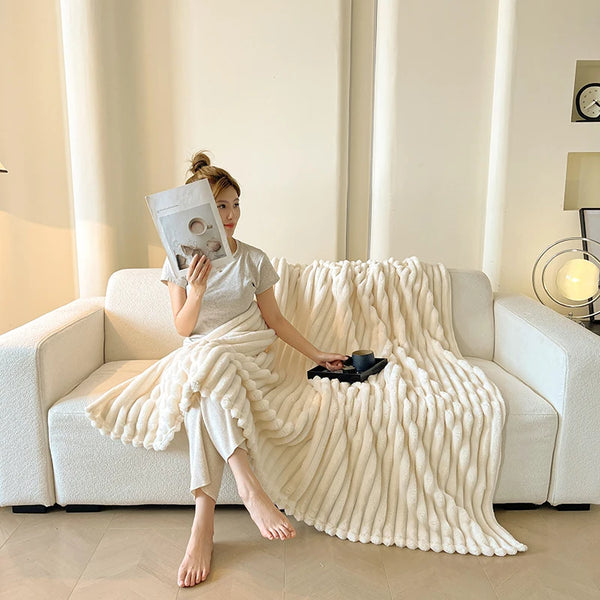 SpringLoom Kuscheldecke | Weiche Streifen-Decke für Sofa & Bett | Leicht & Warm für alle Jahreszeiten | Stilvolle Frühlingsdeko für Zuhause