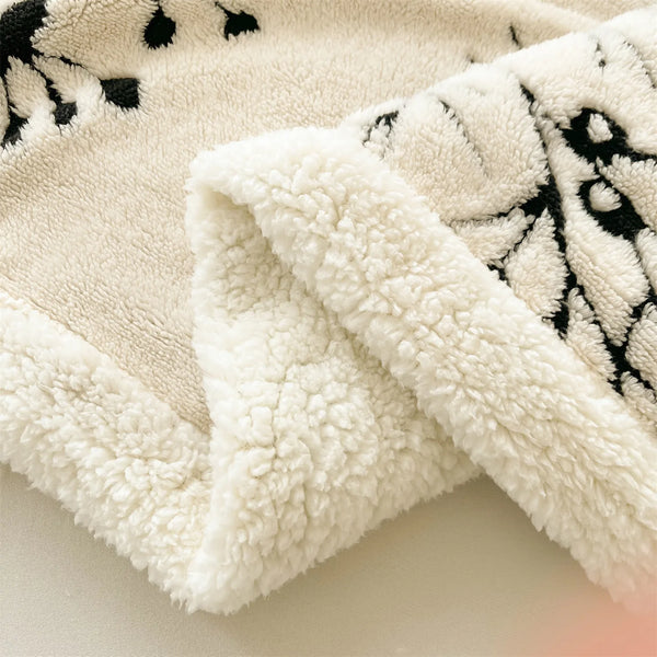 Lambiva Kuscheldecke aus Lammfellimitat | Zweilagig & Extra Warm | Samtweich für Sofa, Bett & Wintertage | Verschiedene Größen