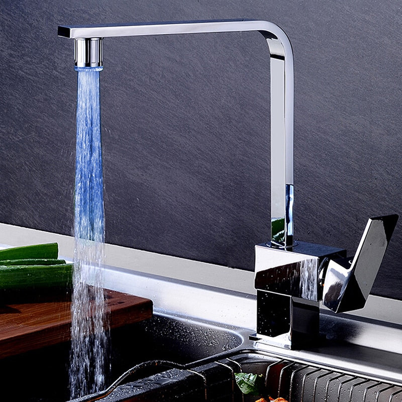 LED Wasserhahnbeleuchtung AquaLume | Farbwechsel durch Wasserdruck | Ohne Batterien | Ø 2,5 cm