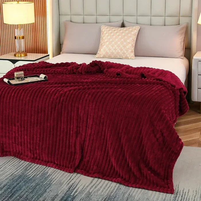 Flauschdecke SoftHaven | Gestreiftes Flanell | Extra Weich & Warm | Für Sofa, Bett & Reisen
