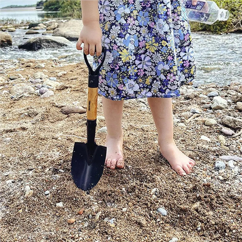 Gartenschaufel „TerraMini Pro“ | Manganstahl & Holzgriff | Rostfrei & rutschfest | Für Kinder, Camping, Strand & Garten