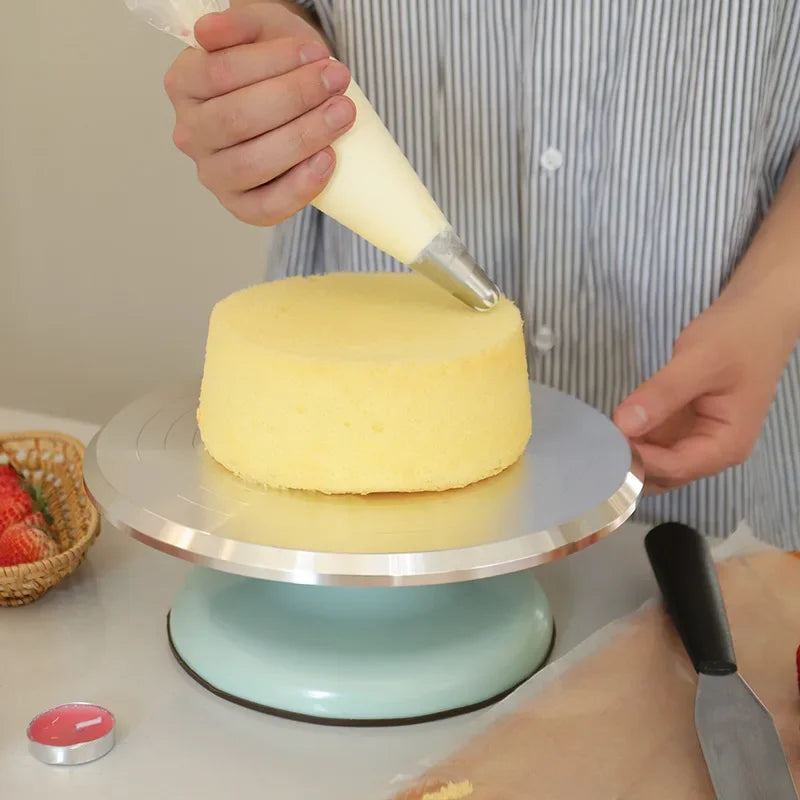 Bakello Tortendrehteller Aluminium 25 cm | Rutschfest & drehbar | Profi-Kuchendrehscheibe für Backen & Dekorieren
