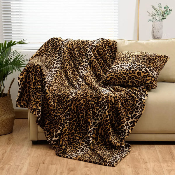 Fleecedecke LeoLuxe | Leopard Muster | Superweich & Kuschelig | Flanell