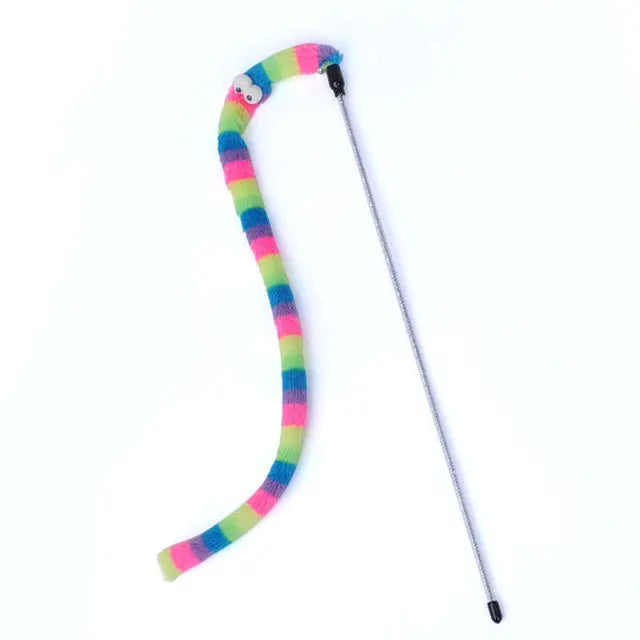 Katzenspielzeug CattaPillar Swing | Flanell-Raupe an 46 cm Stab | Beißfest & interaktiv | 60 cm Spiellänge