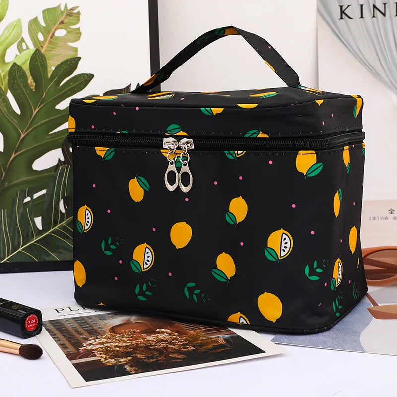 Kosmetiktasche WildAura | Großes Fassungsvermögen | Wasserdicht & Stylisch | Animal-Print