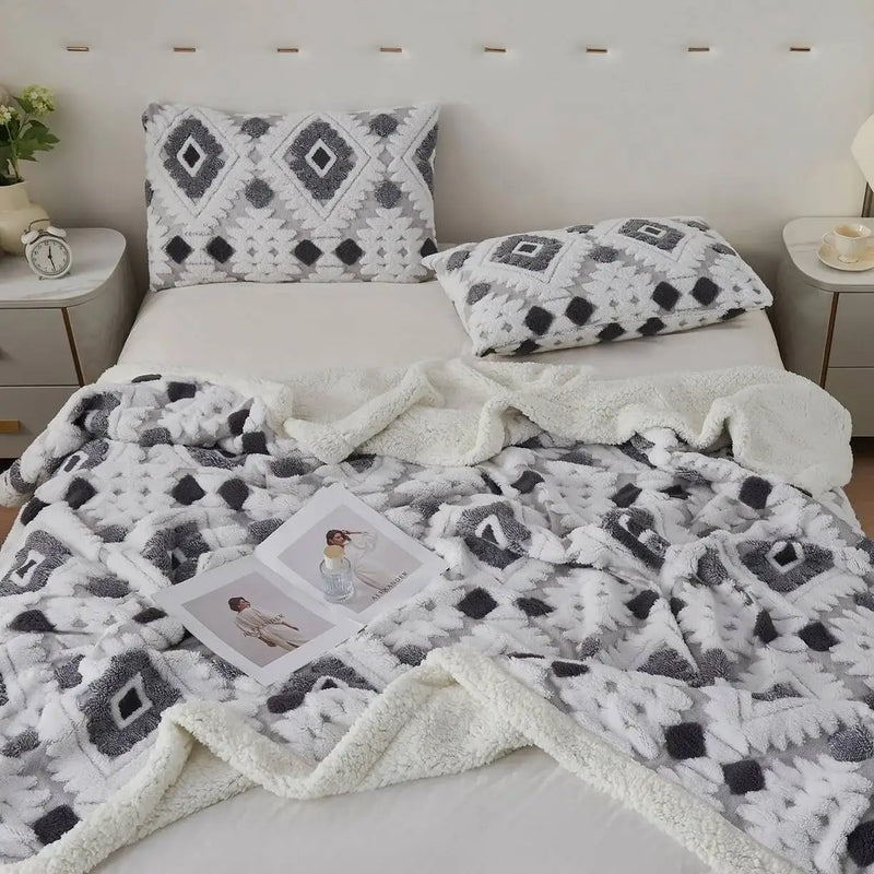 Lunavoux | Doppellagige Decke aus Samt & Lammwolle | Extra Dick & Warm | Geometrisches Jacquard-Muster | Sofa- & Bettüberwurf