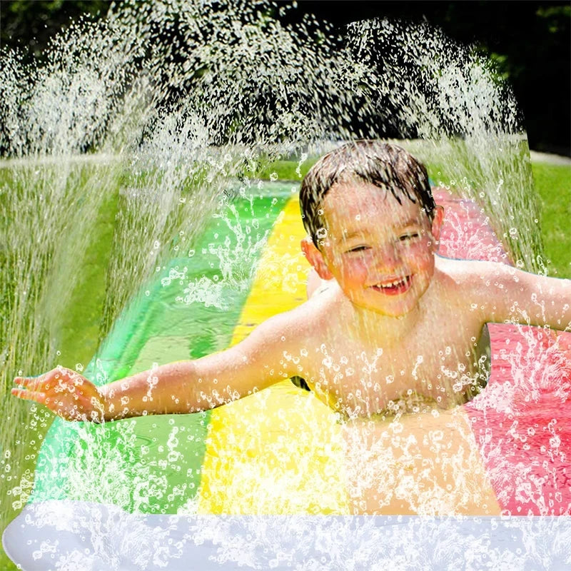 AquaRush Wasserrutsche | Aufblasbare Wasserrutschbahn mit Sprinklerfunktion | Für Garten & Outdoor | Sommer-Spielspaß für Kinder