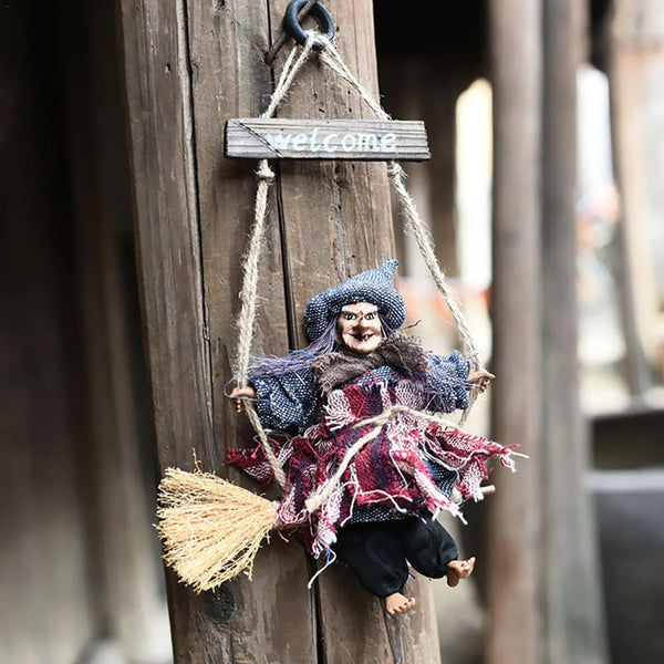 Halloween Hängedeko MidnightWitch | 27 x 10 cm | Fliegende Hexe | Für Tür, Wand & Decke