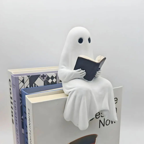 Halloween Figur BookyGhost | Lesender kleiner Geist | Resin Dekofigur | 12 x 7 x 6 cm