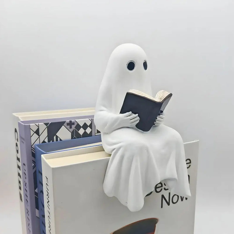 Halloween Figur BookyGhost | Lesender kleiner Geist | Resin Dekofigur | 12 x 7 x 6 cm