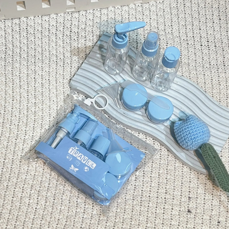 Reiseli Travel Kit | 8-teiliges Flaschenset | Leere Nachfüllbehälter für Shampoo, Lotion & Sprays | Handgepäckgeeignet & Transparent