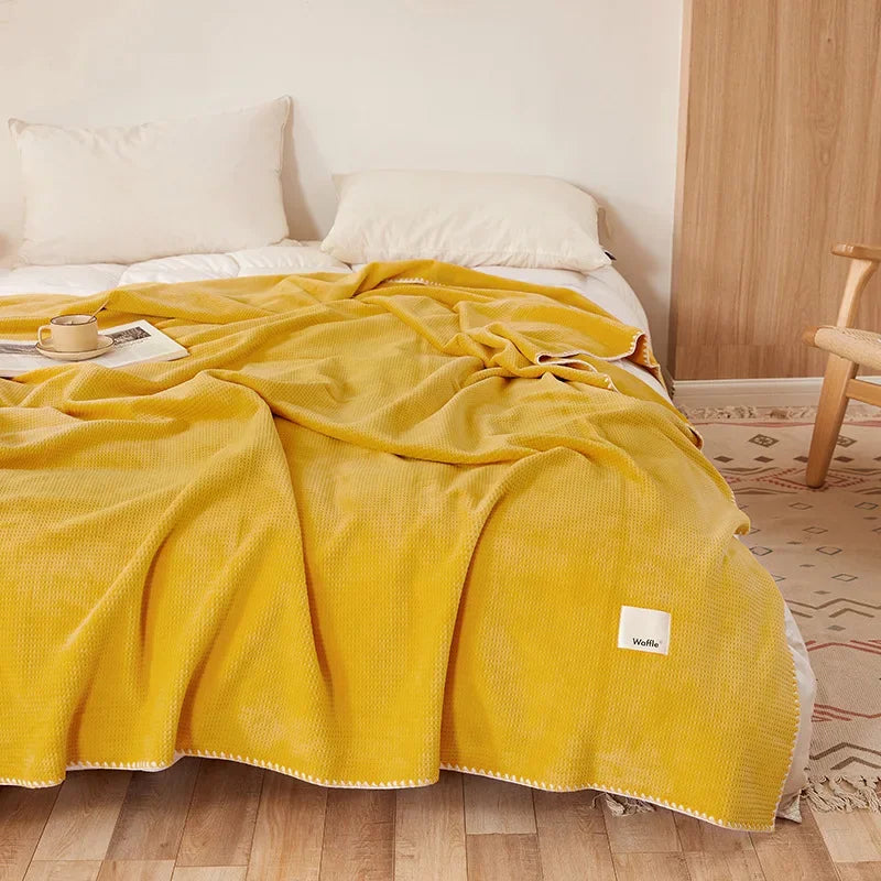 Velvéra Waffeldecke aus Milchsamt | Leichte Luxusdecke für Sofa & Bett | Sommerdecke & Überwurf | Weich, Atmungsaktiv & Stilvoll