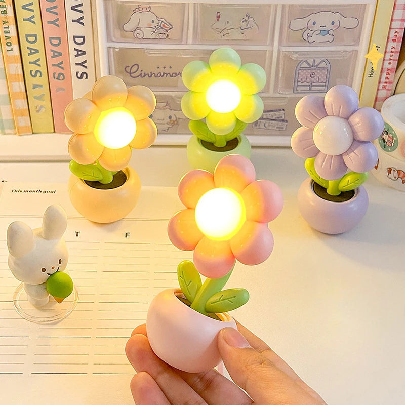 Lumiflower | Mini LED Blumentopf Nachtlicht | Batteriebetrieben | 5,5 x 4 x 10,3 cm