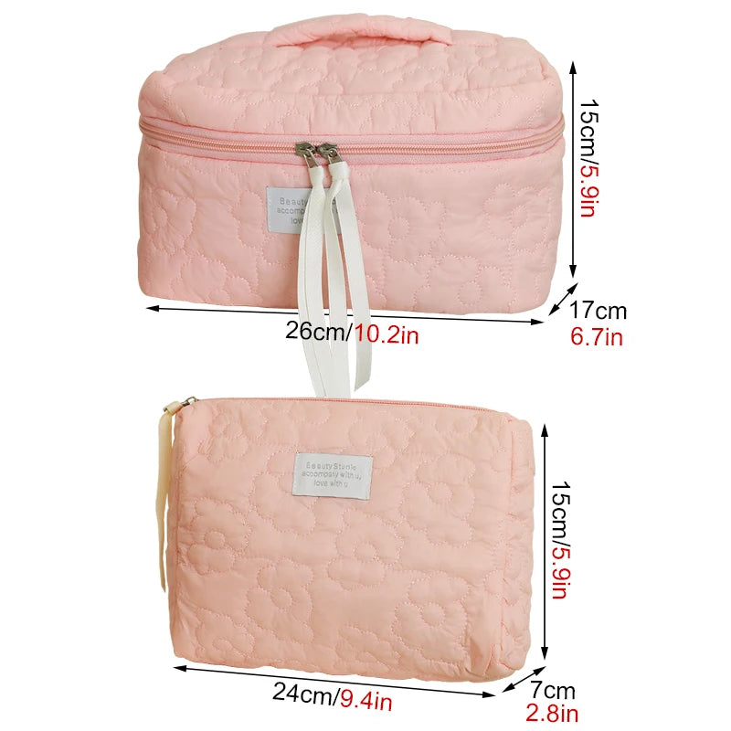 Blossura Gesteppte Kosmetiktasche aus Baumwolle | Make-up-Tasche mit Reißverschluss für Damen | Reise-Kulturbeutel mit Blumenmuster & Innenfächern