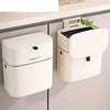 Hängender Mülleimer CleanFold SquareBin | Mit Klappdeckel & großer Kapazität | Für Bad, Küche & WC | 25,5 × 15 × 28,3 cm
