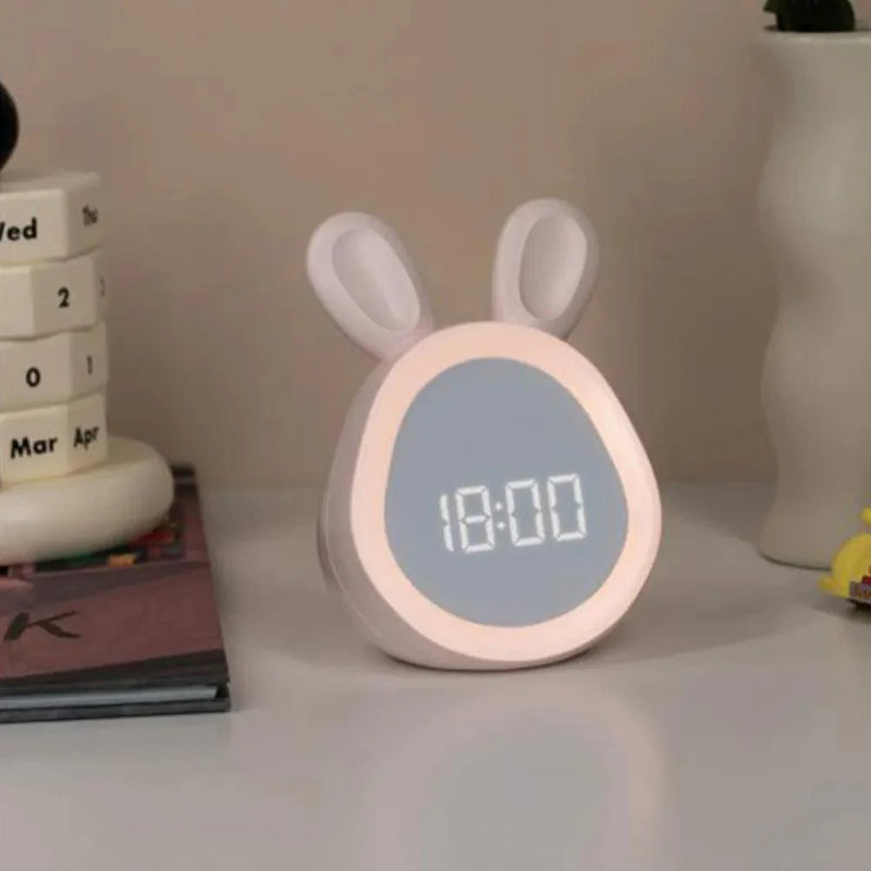 LumiHoppel Kinderwecker | LED Nachtlicht | Energiesparend & Süßes Hasen-Design | Weiß/Rosa | 8,8 x 7,3 x 11,2 cm