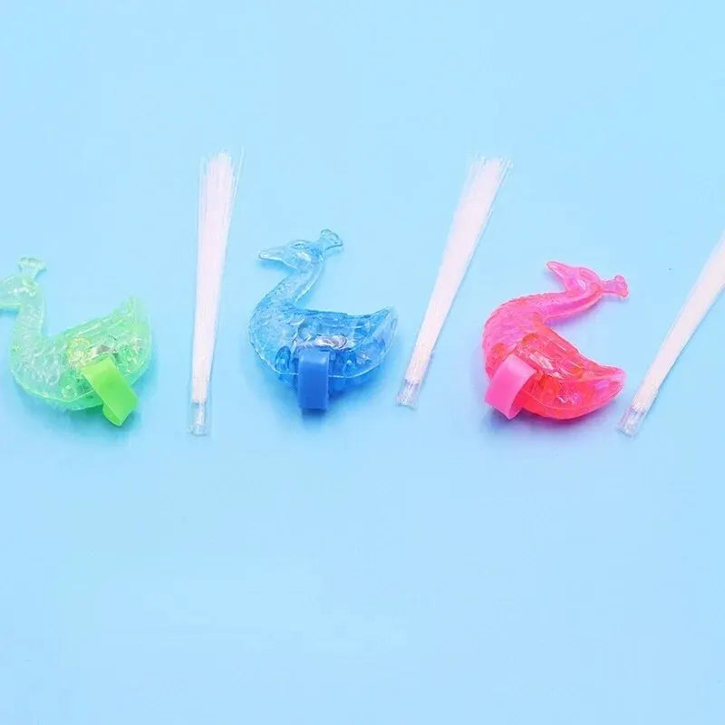 Luminavi | 5er Set LED Fingerlichter | Pfauenfeder Design | Bunte Faseroptik & Blinklicht | Leuchtspielzeug für Kinder & Partys